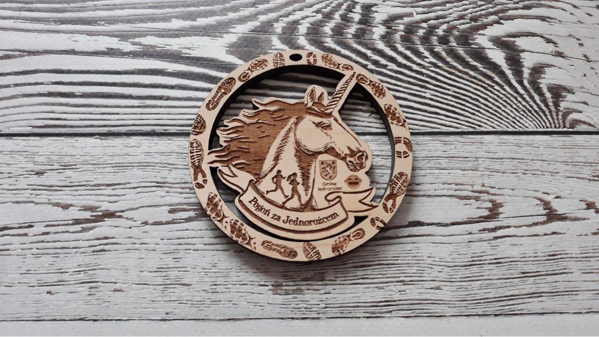 Projekt drewnianych medali 191