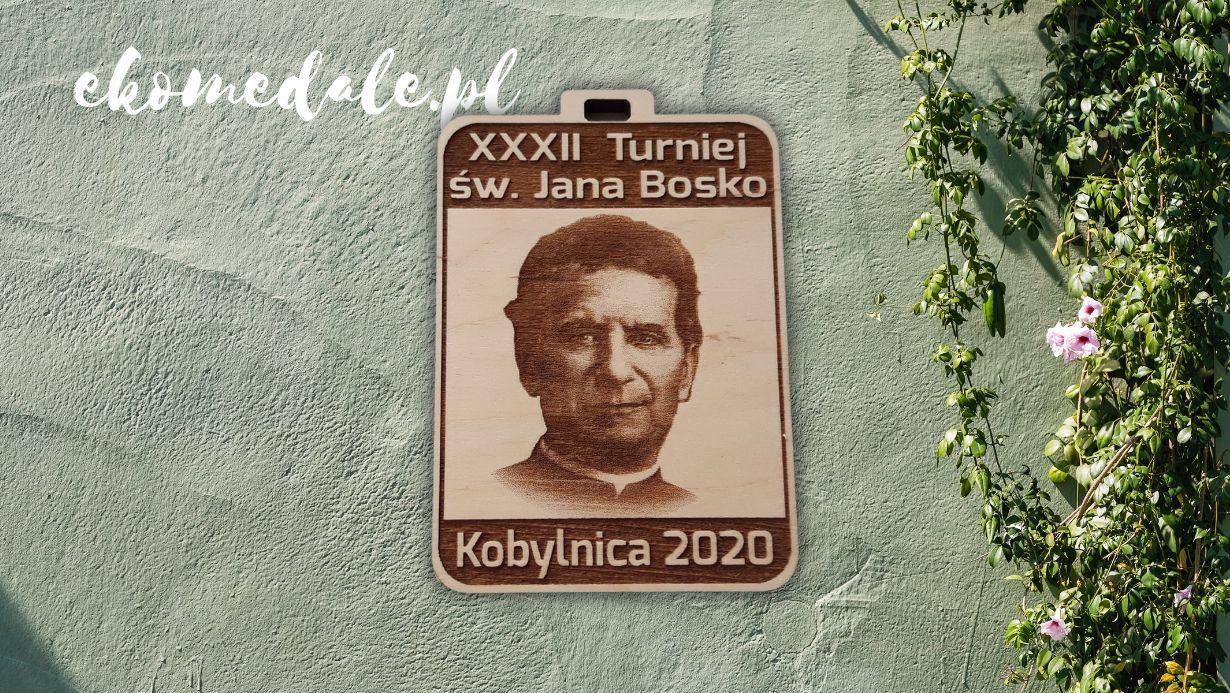 Projekt drewnianych medali 138