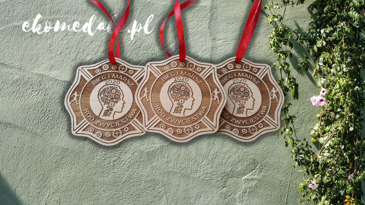 Projekt drewnianych medali 139