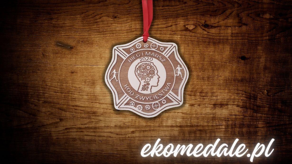 Projekt drewnianych medali 83