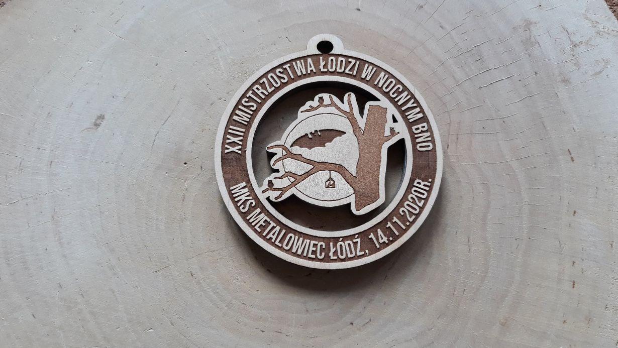 Projekt drewnianych medali 196