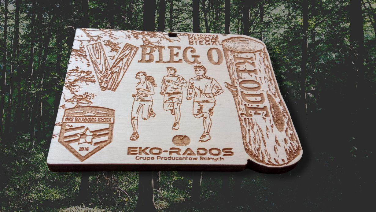 Projekt drewnianych medali 255