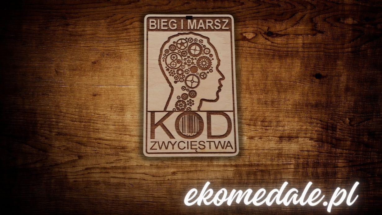 Projekt drewnianych medali 90