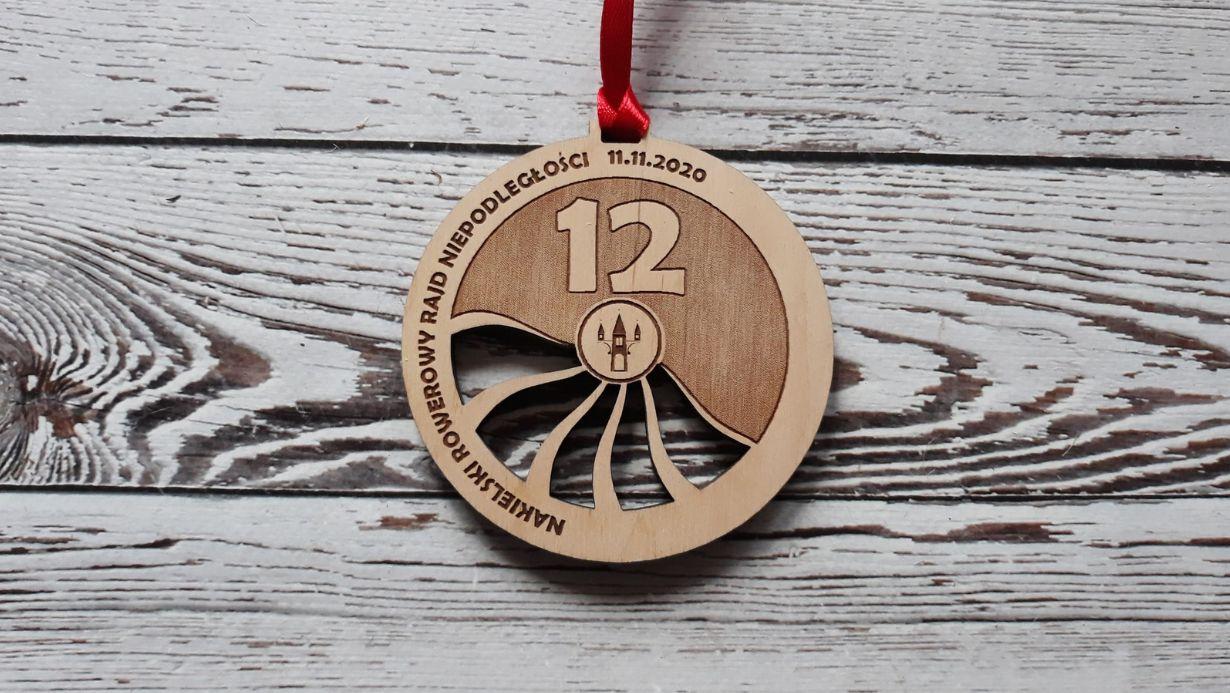 Projekt drewnianych medali 203