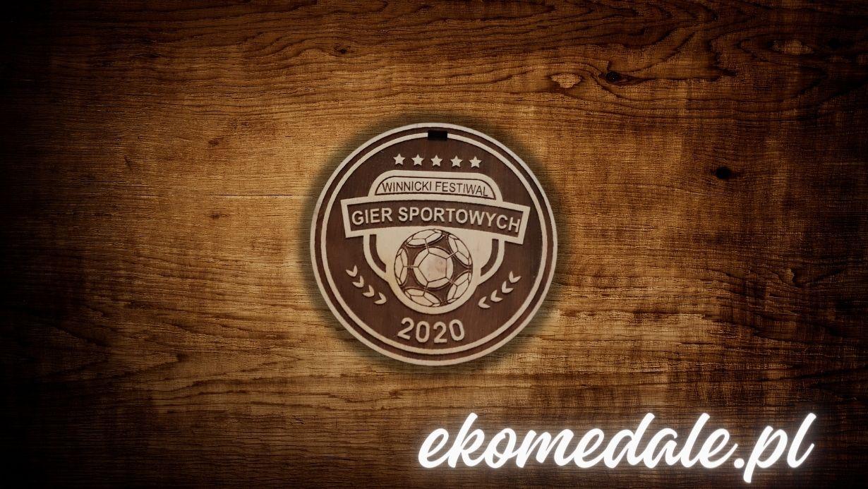 Projekt drewnianych medali 98