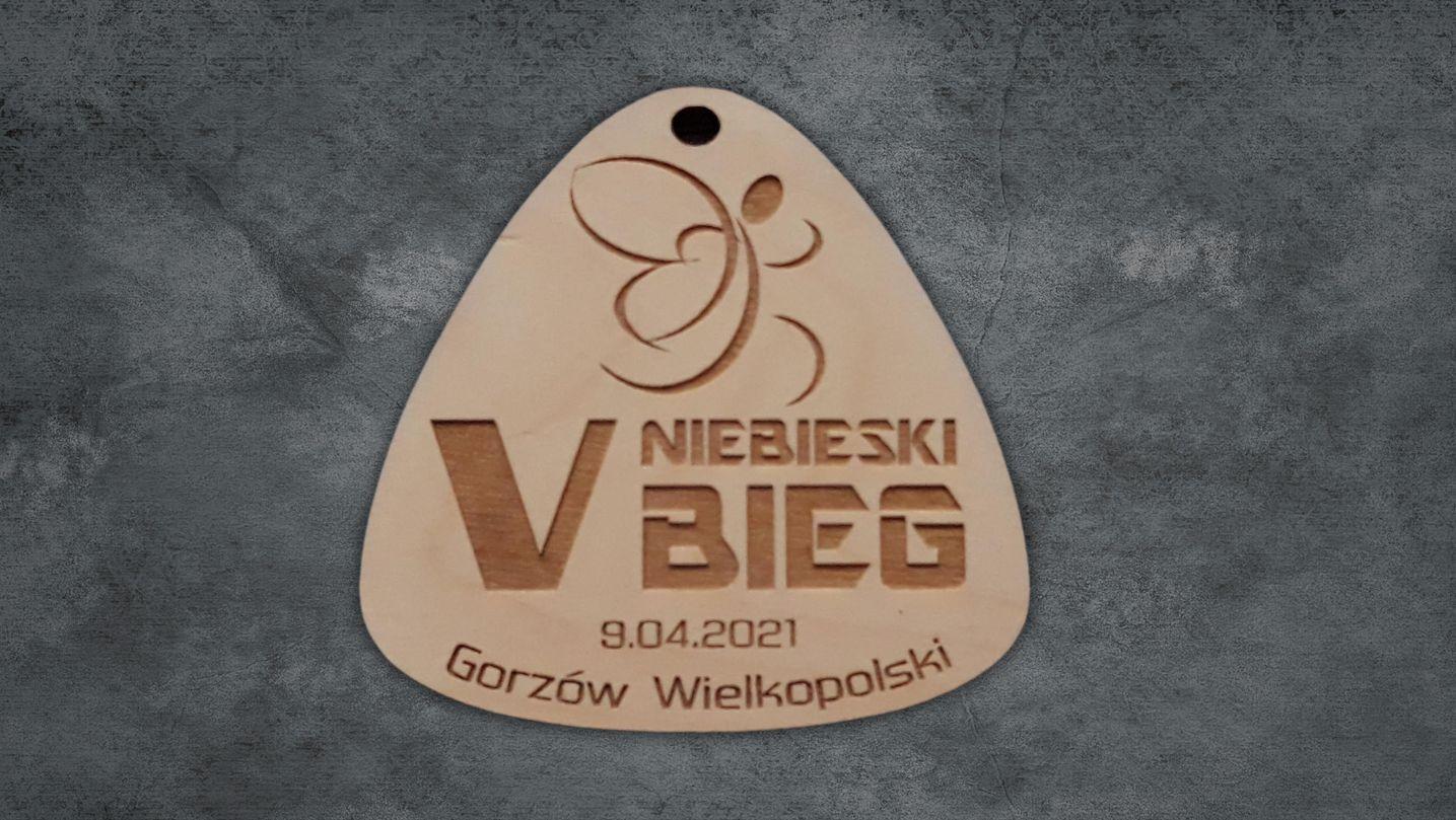 Projekt drewnianych medali 240