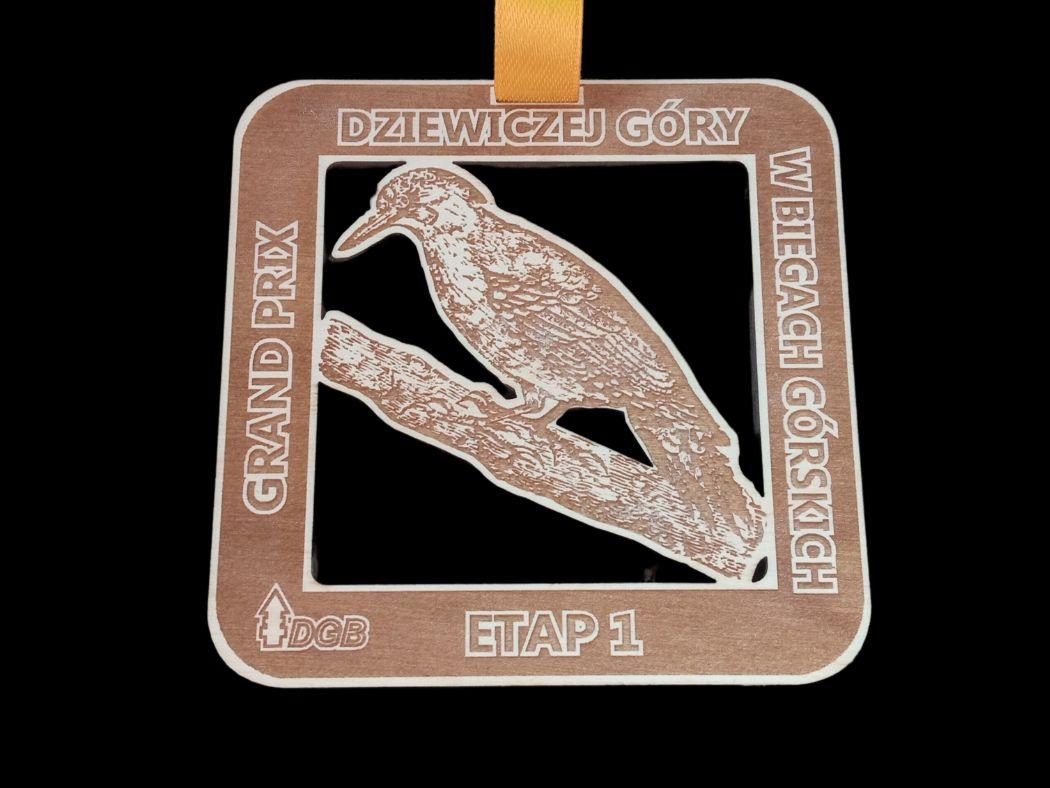 Projekt drewnianych medali 312