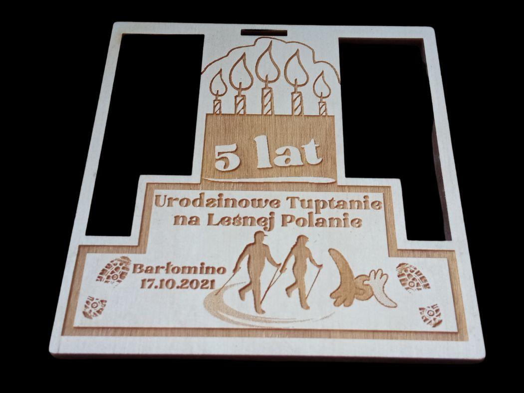 Projekt drewnianych medali 325