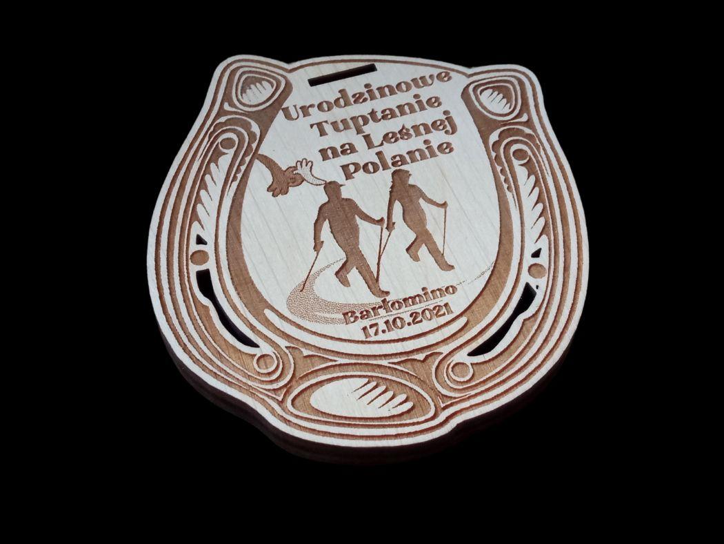 Projekt drewnianych medali 327