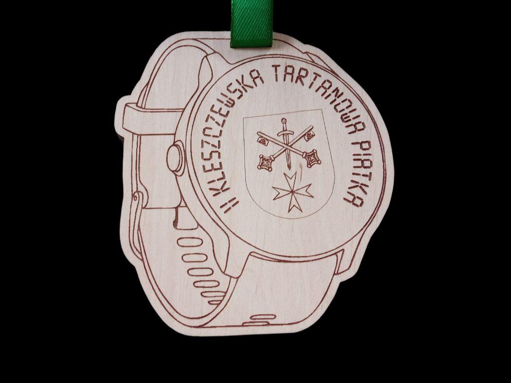 Projekt drewnianych medali 334