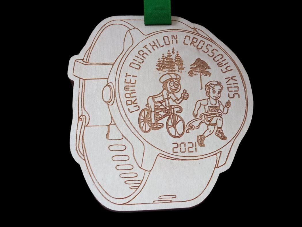 Projekt drewnianych medali 333