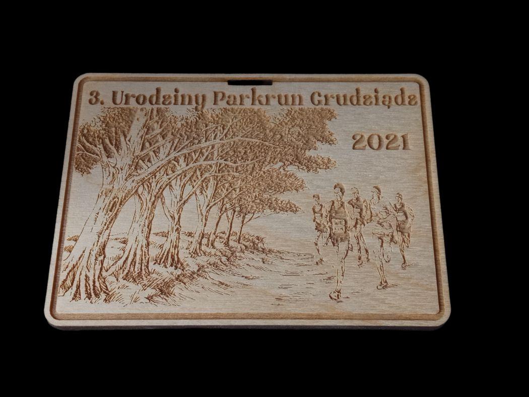Projekt drewnianych medali 338