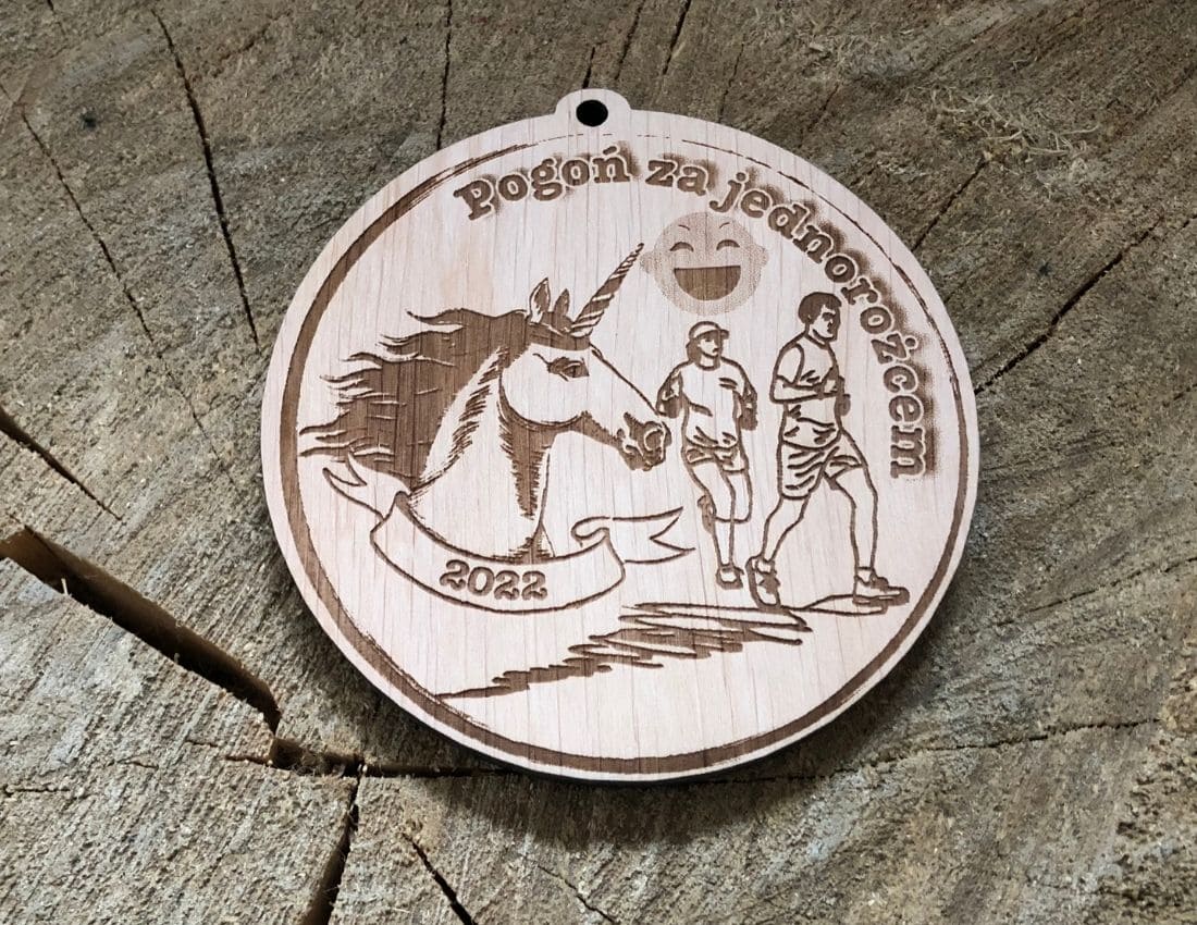 Projekt drewnianych medali 597