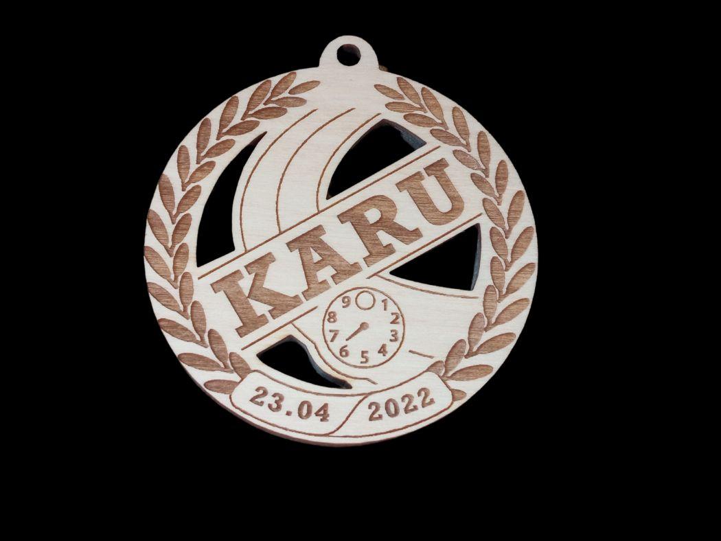 Projekt drewnianych medali 344