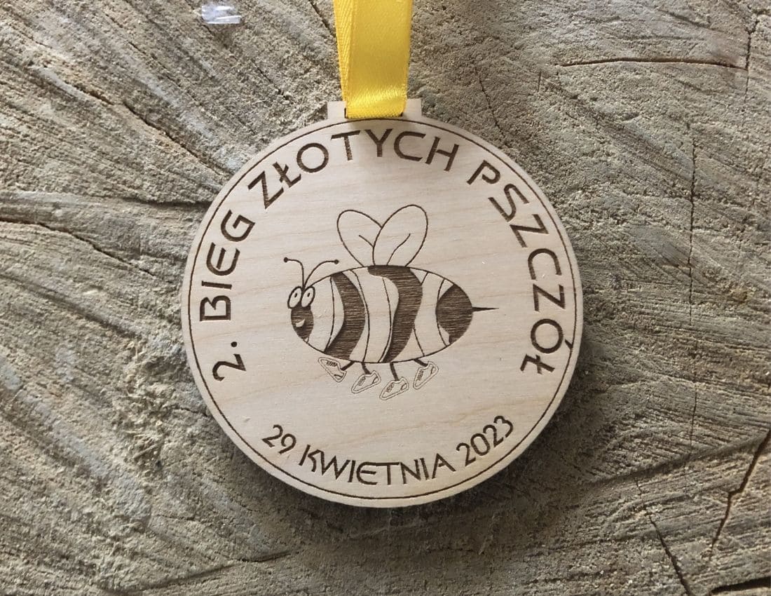 Projekt drewnianych medali 1305