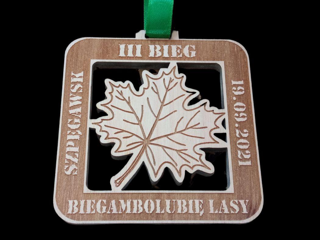 Projekt drewnianych medali 351