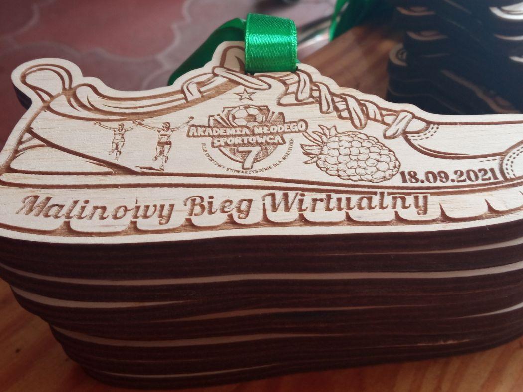 Projekt drewnianych medali 355