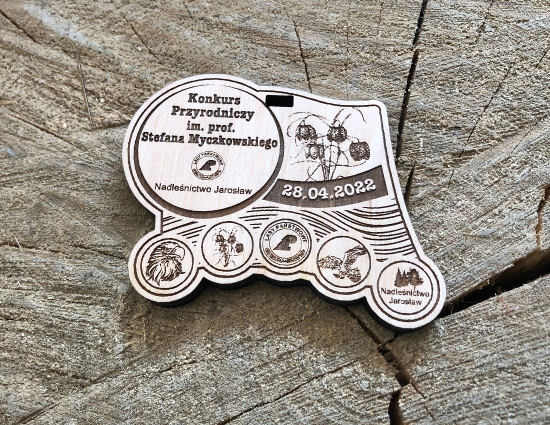 Projekt drewnianych medali 641