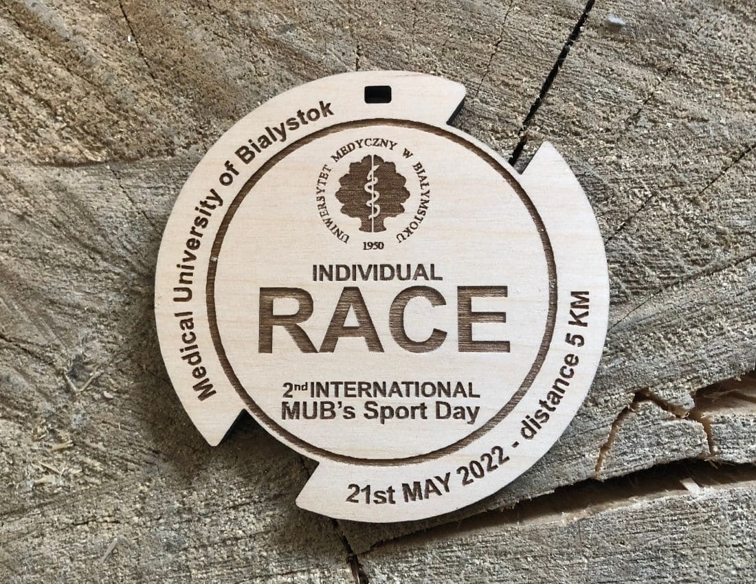 Projekt drewnianych medali 658