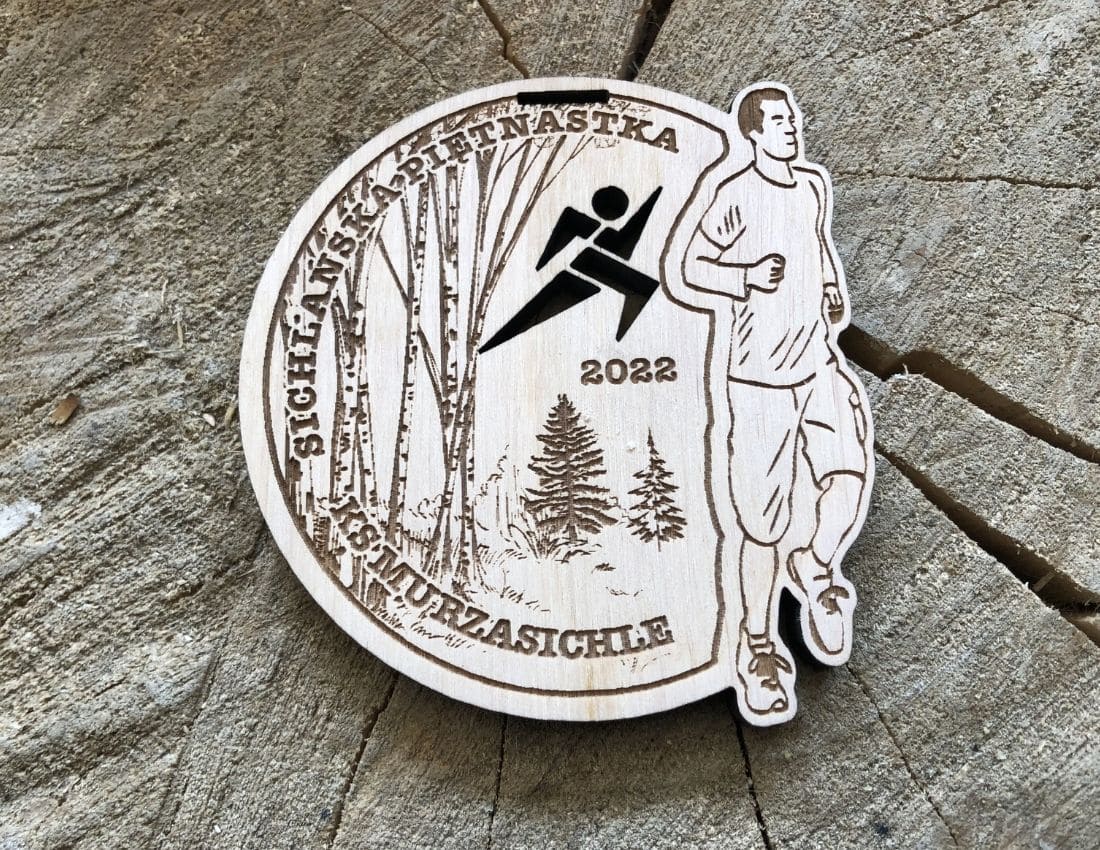 Projekt drewnianych medali 680