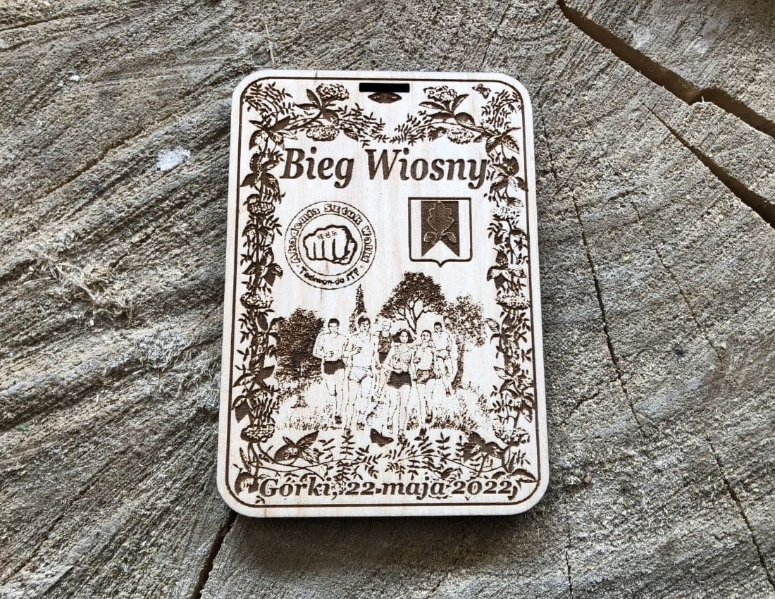 Projekt drewnianych medali 683