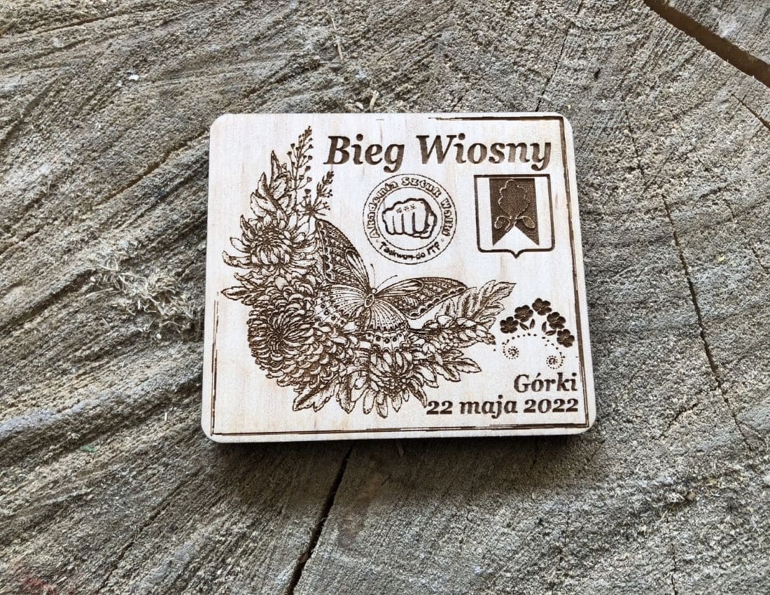 Projekt drewnianych medali 689