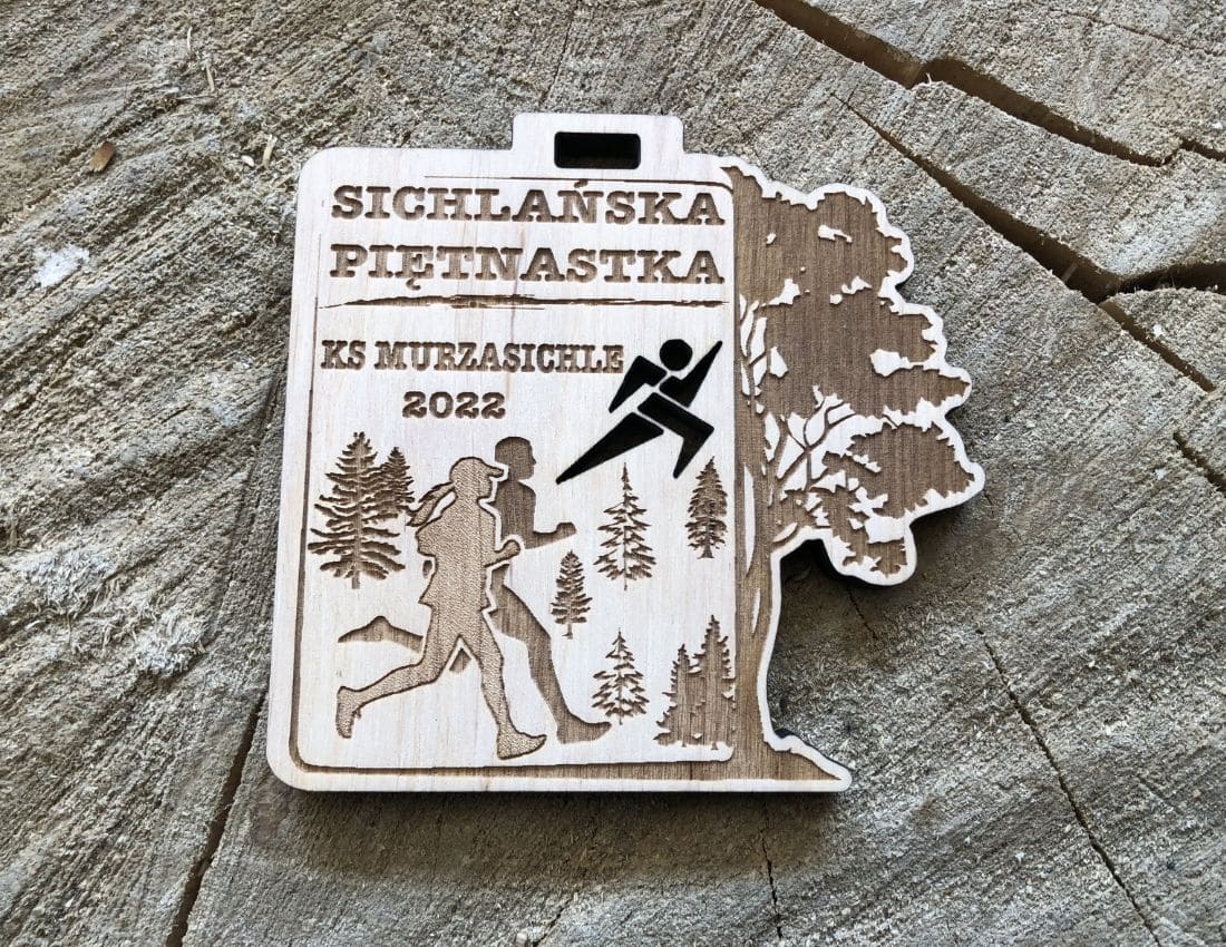 Projekt drewnianych medali 690