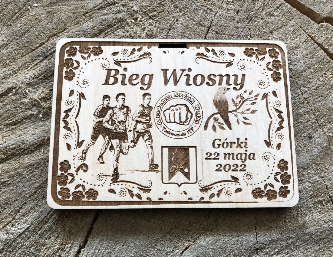 Projekt drewnianych medali 693