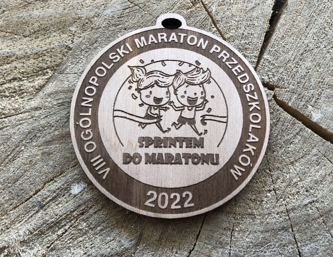 Projekt drewnianych medali 697