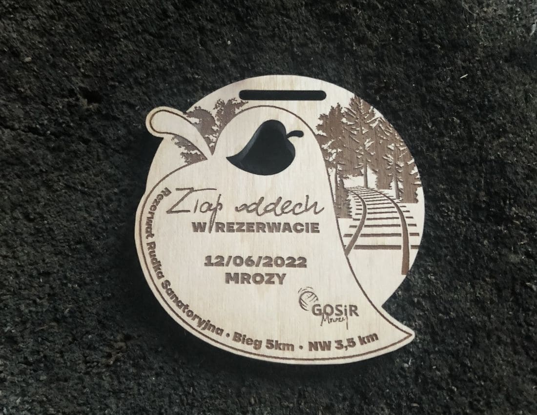 Projekt drewnianych medali 704