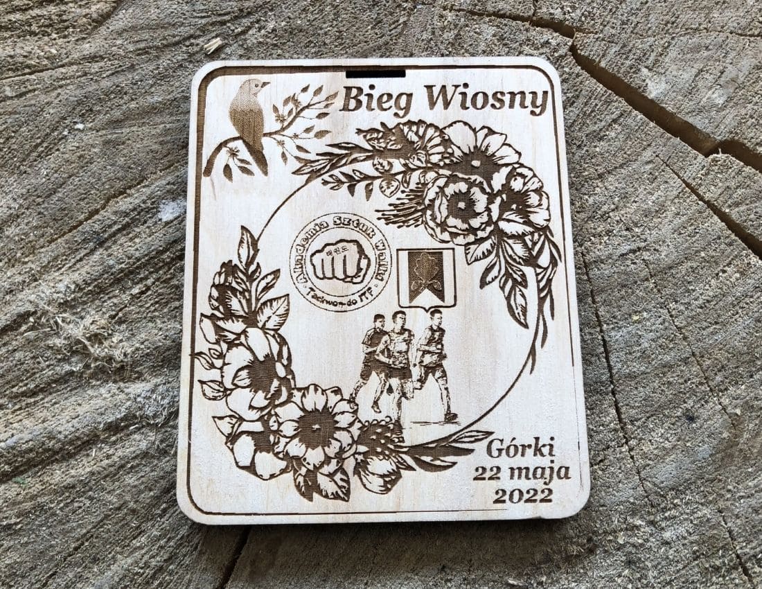 Projekt drewnianych medali 666