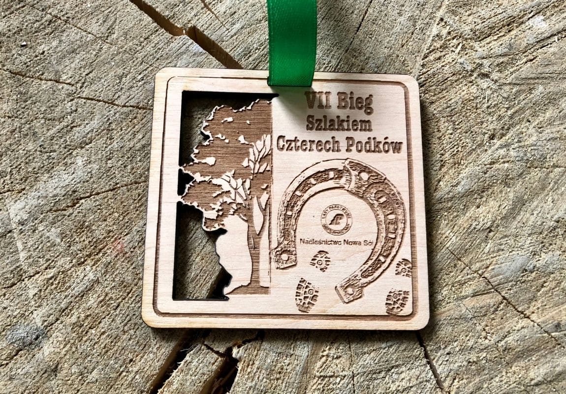 Projekt drewnianych medali 784