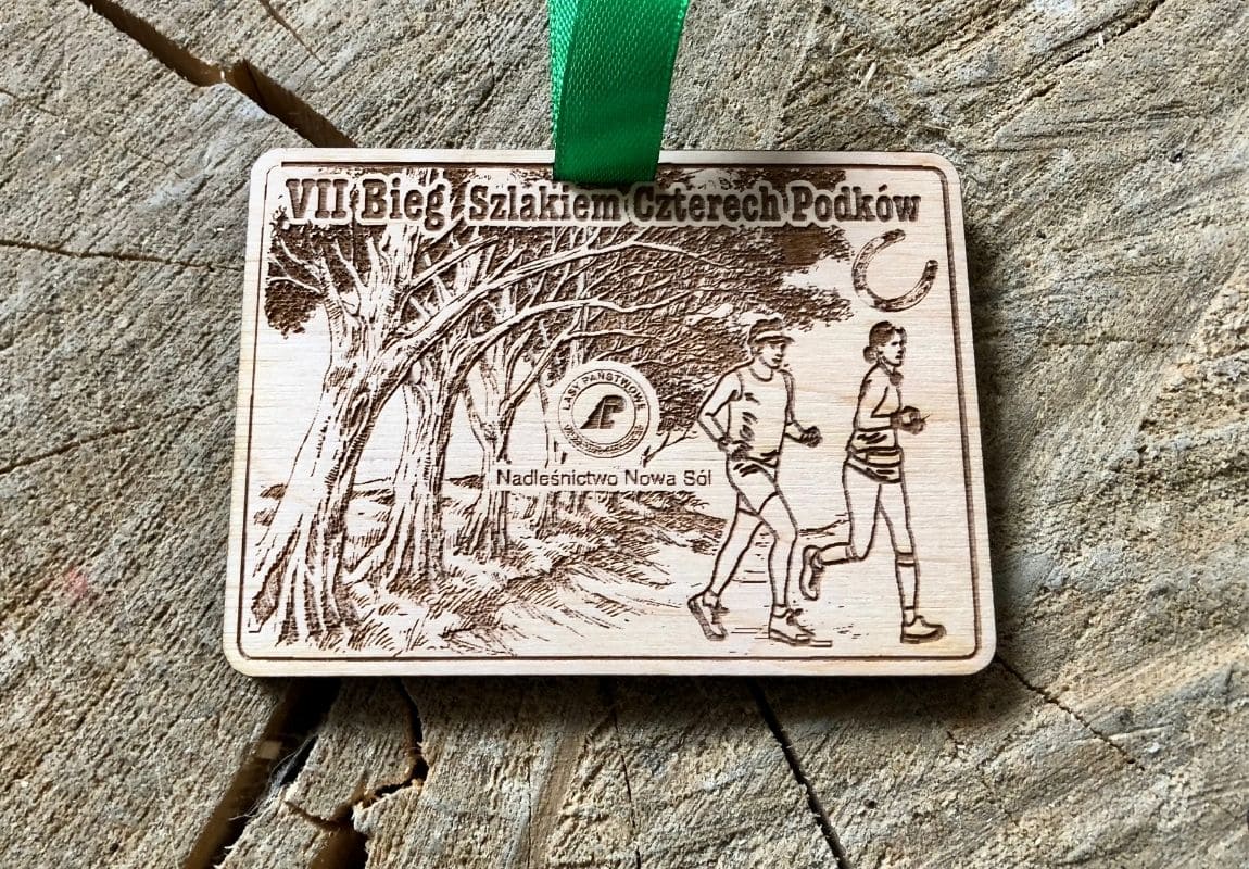 Projekt drewnianych medali 767