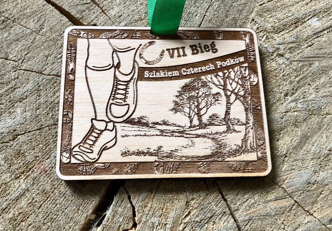 Projekt drewnianych medali 768