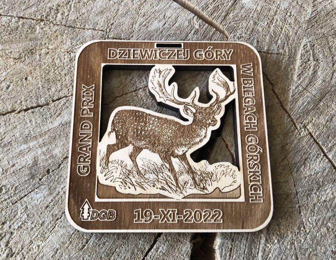 Projekt drewnianych medali 1069