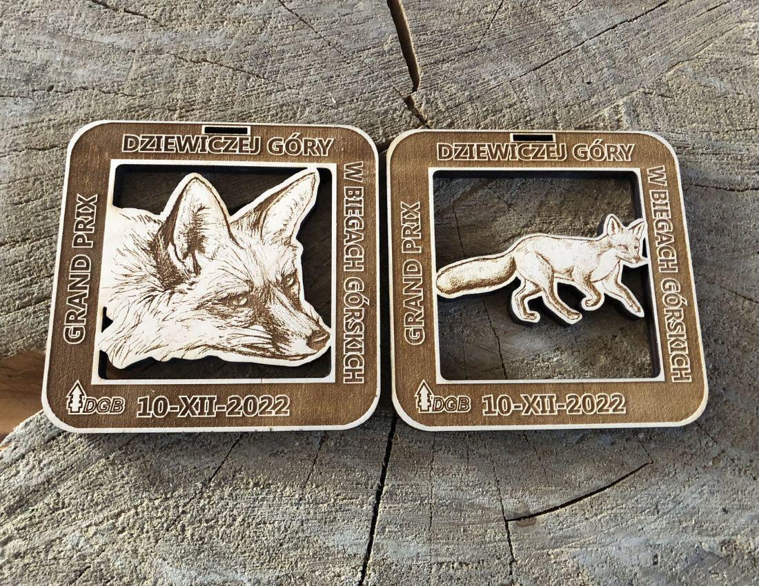 Projekt drewnianych medali 1075