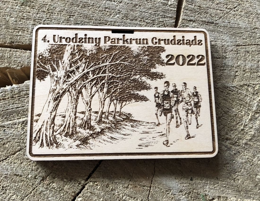 Projekt drewnianych medali 906