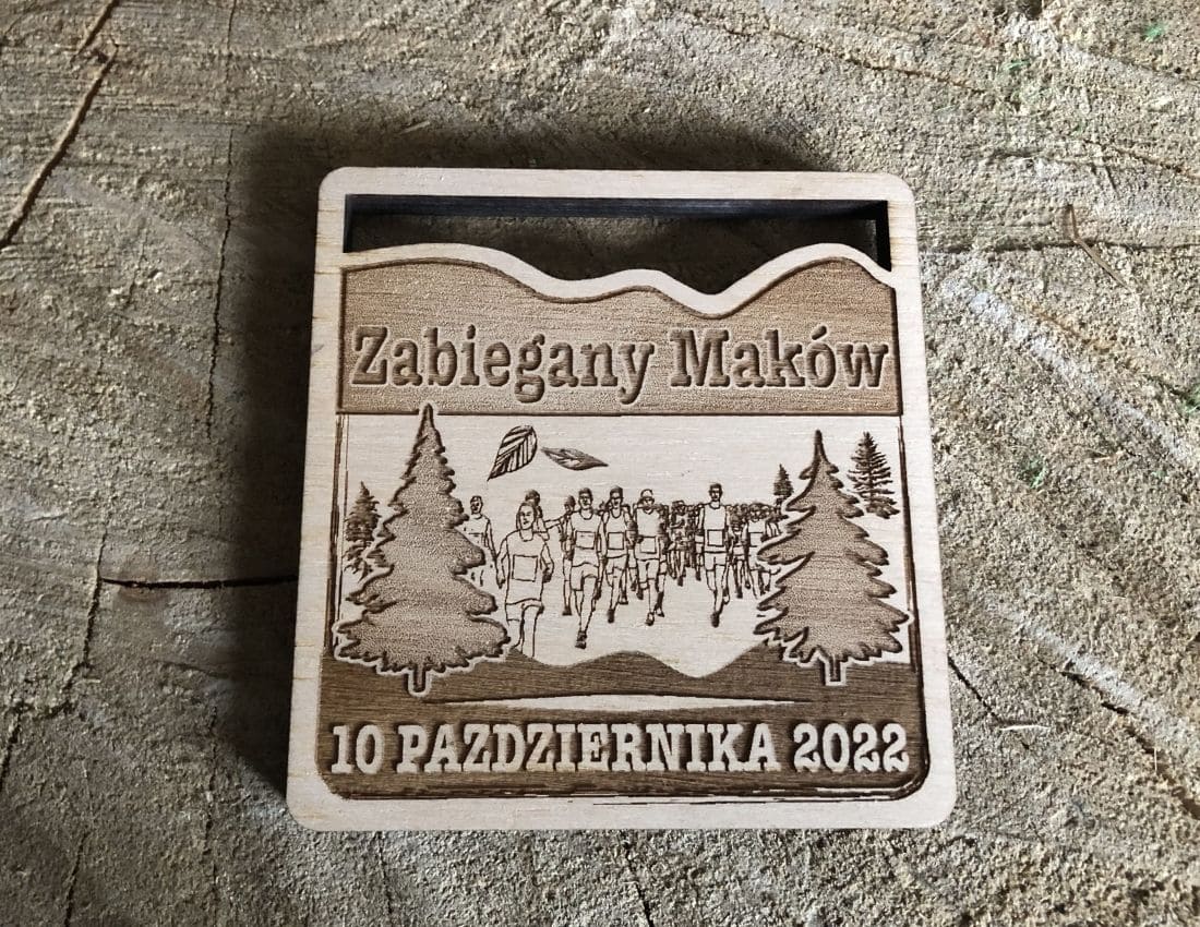 Projekt drewnianych medali 930