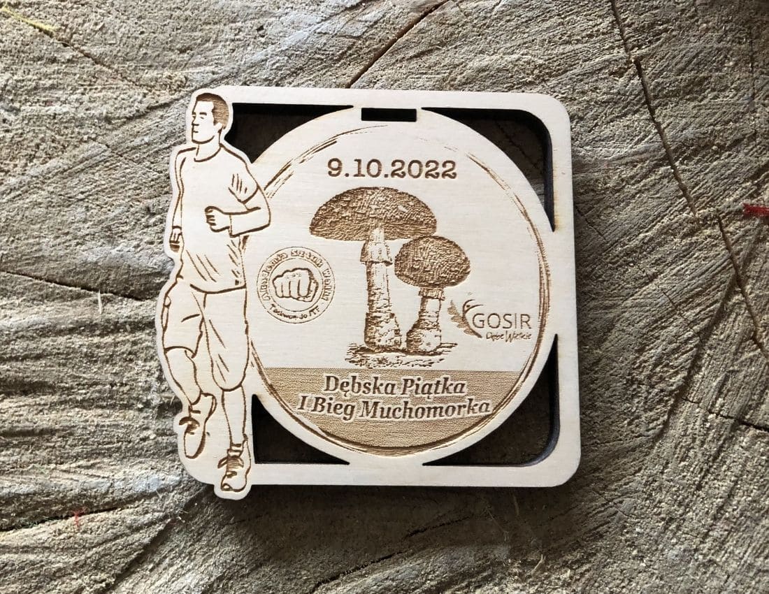 Projekt drewnianych medali 947