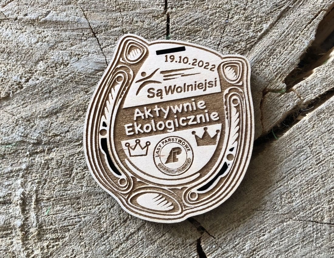 Projekt drewnianych medali 954