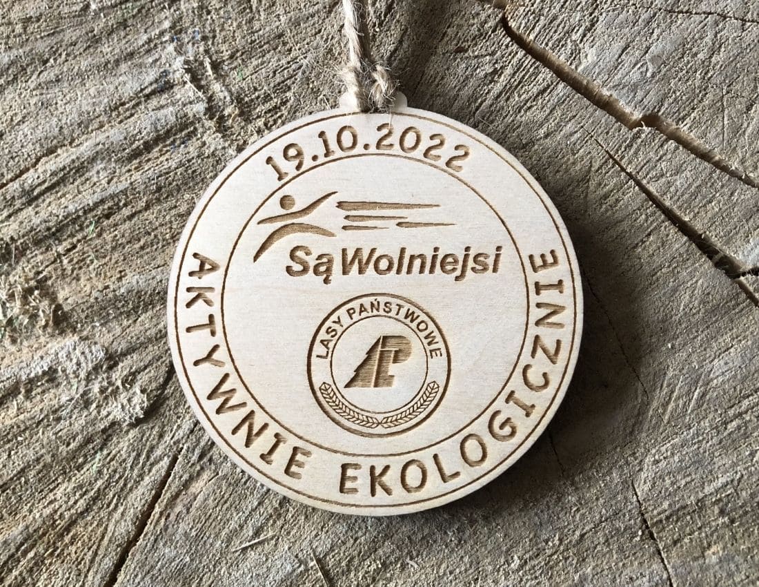 Projekt drewnianych medali 982