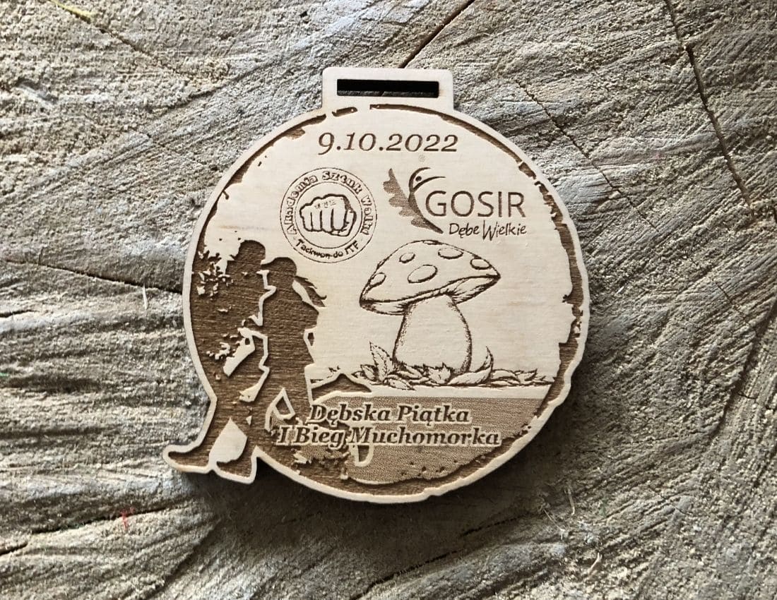 Projekt drewnianych medali 986