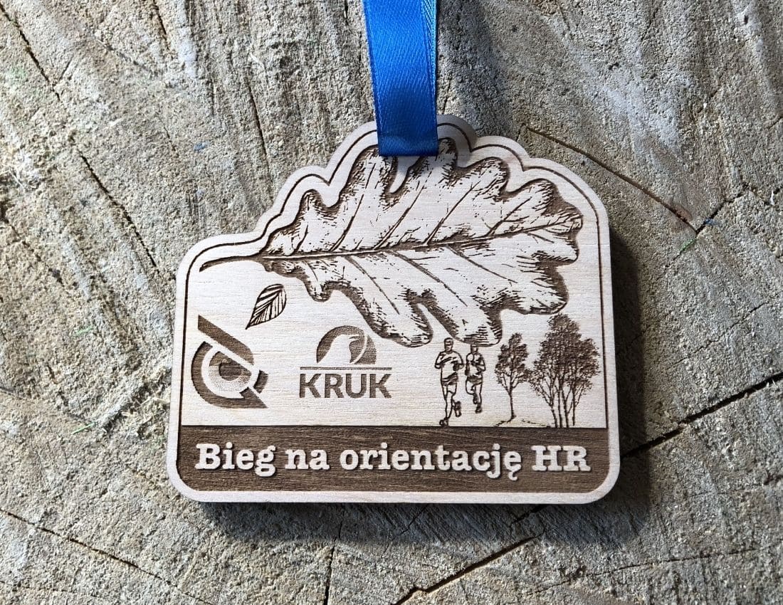 Projekt drewnianych medali 1028