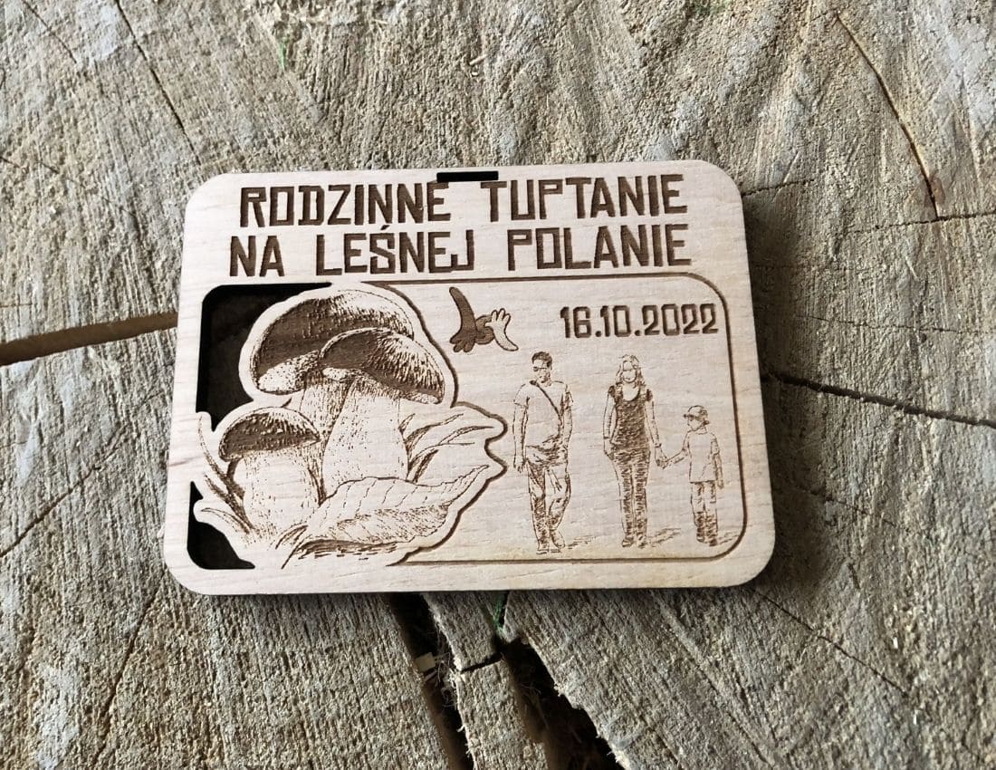 Projekt drewnianych medali 1042