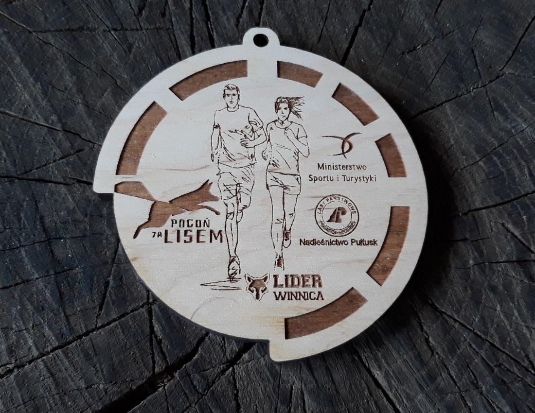 Projekt drewnianych medali 2122