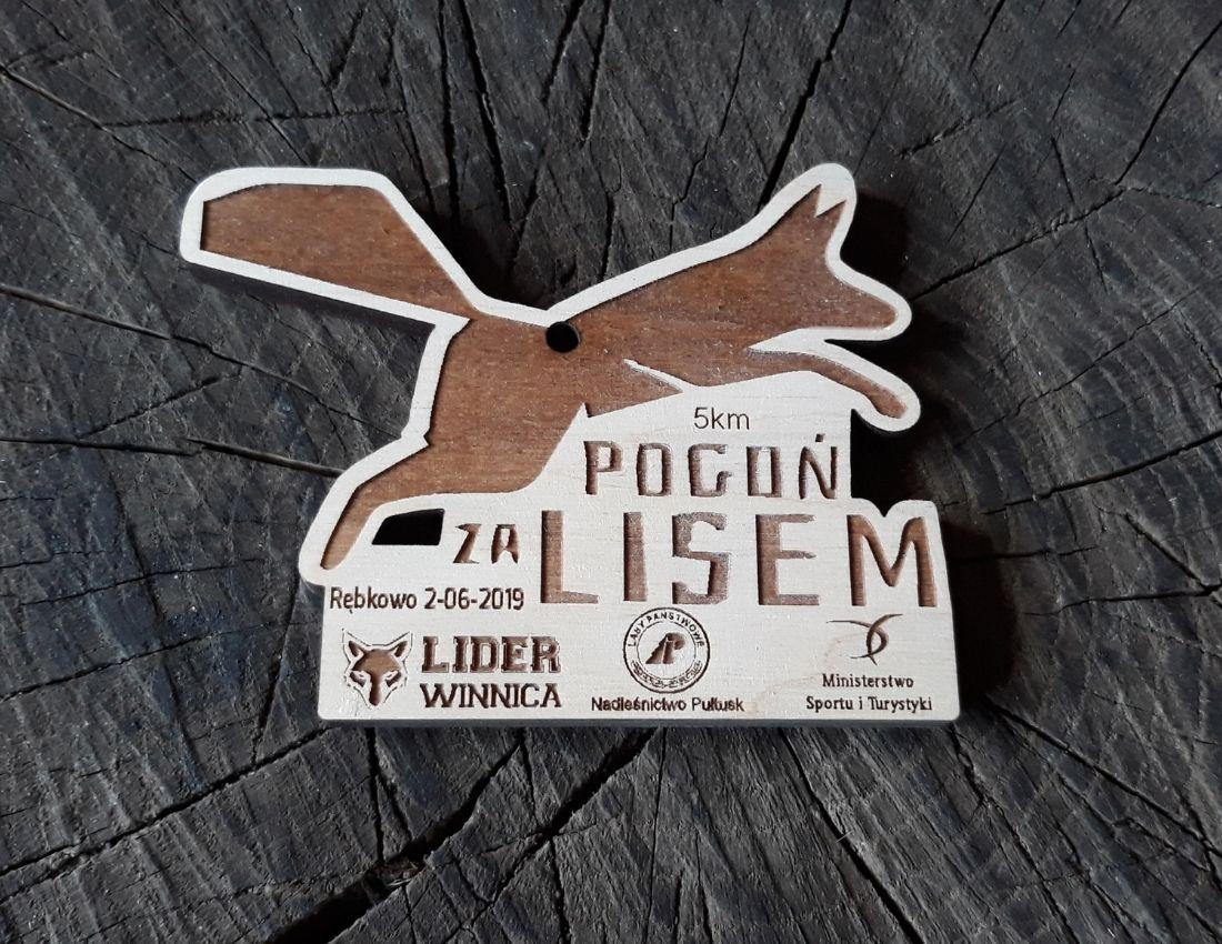 Projekt drewnianych medali 2125