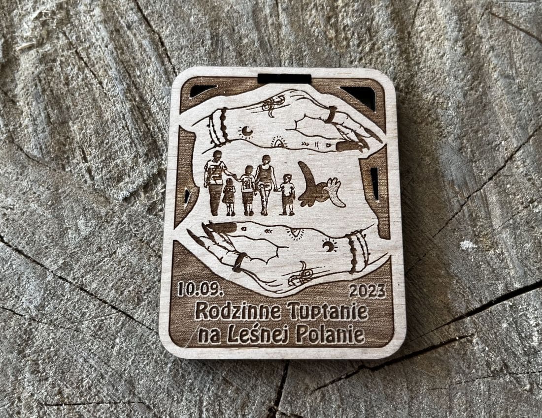 Projekt drewnianych medali 1411