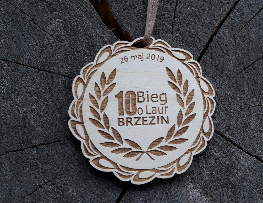 Projekt drewnianych medali 2052