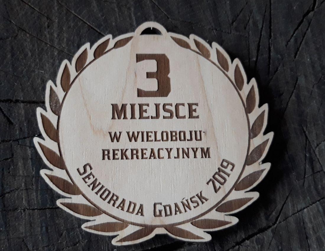 Projekt drewnianych medali 2090