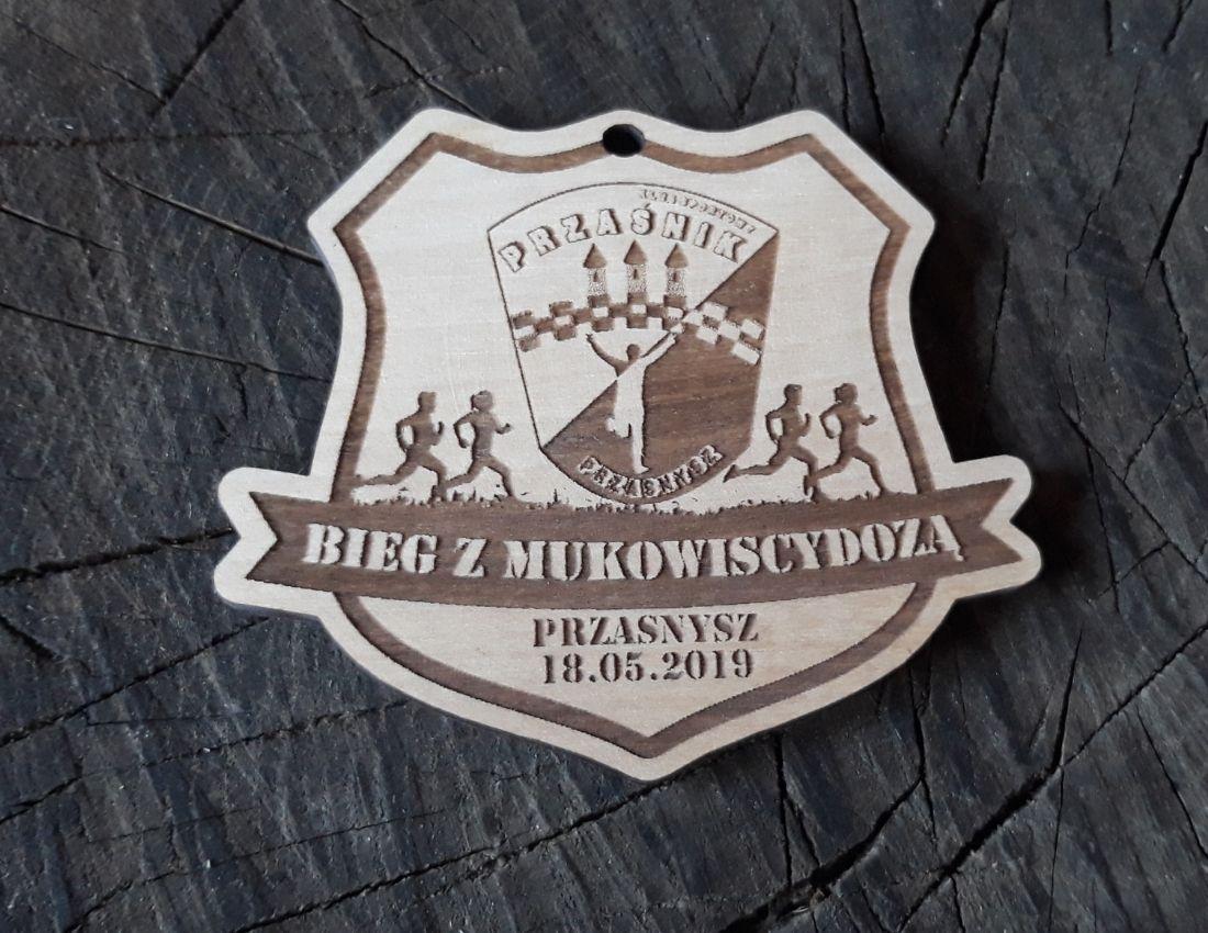 Projekt drewnianych medali 2098